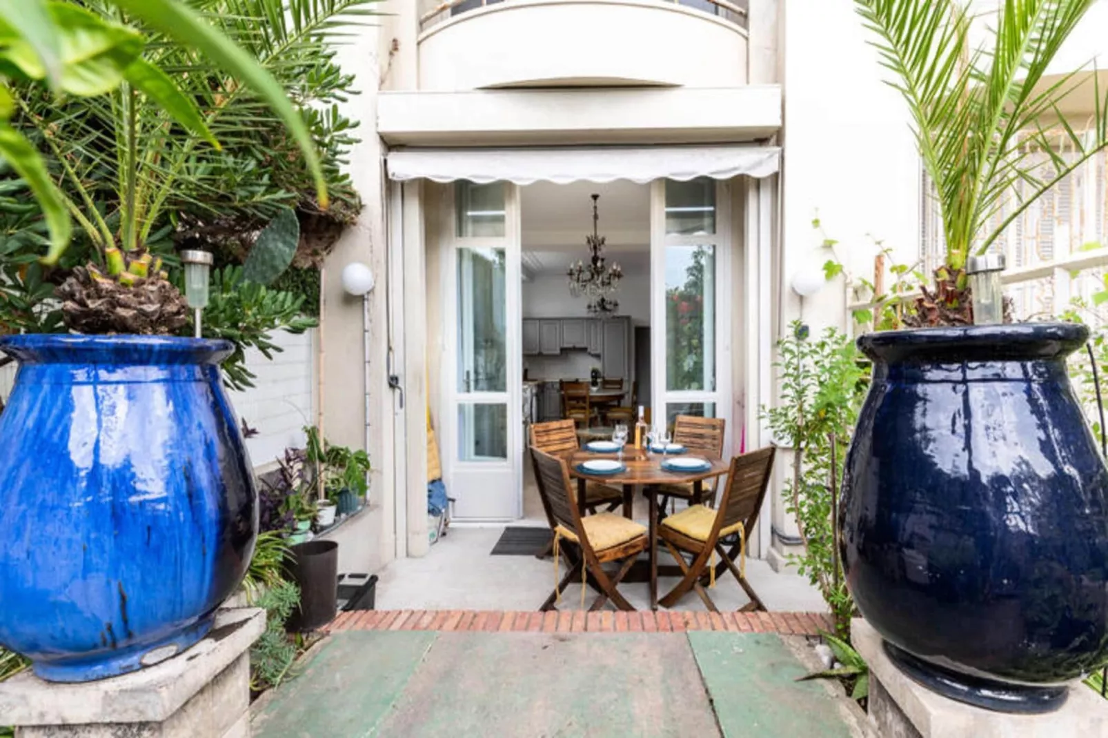 Appartements à Nice-Terrasse/Balkon