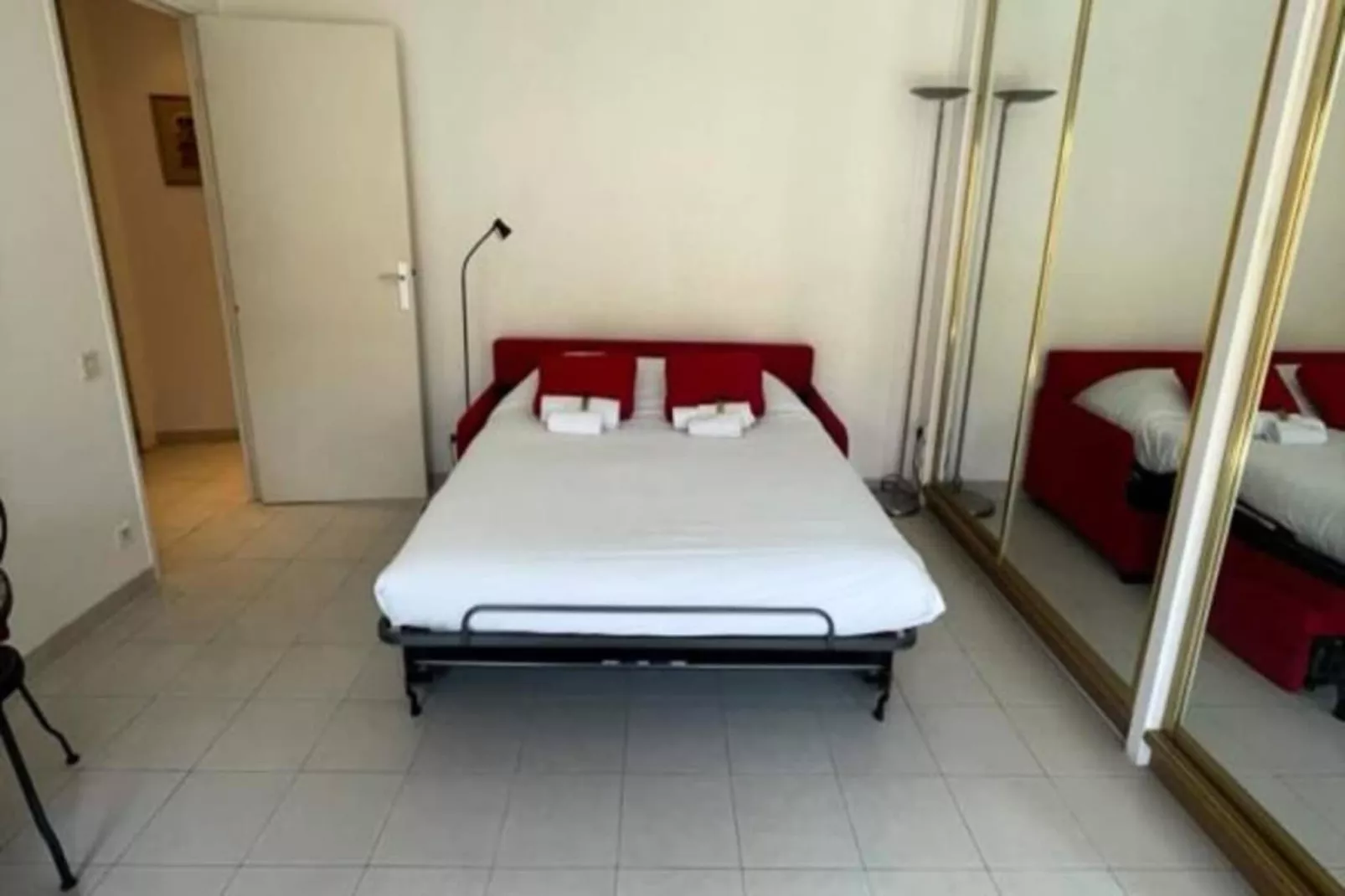 Résidence Coeur De La Rue Meynadier-Bedroom