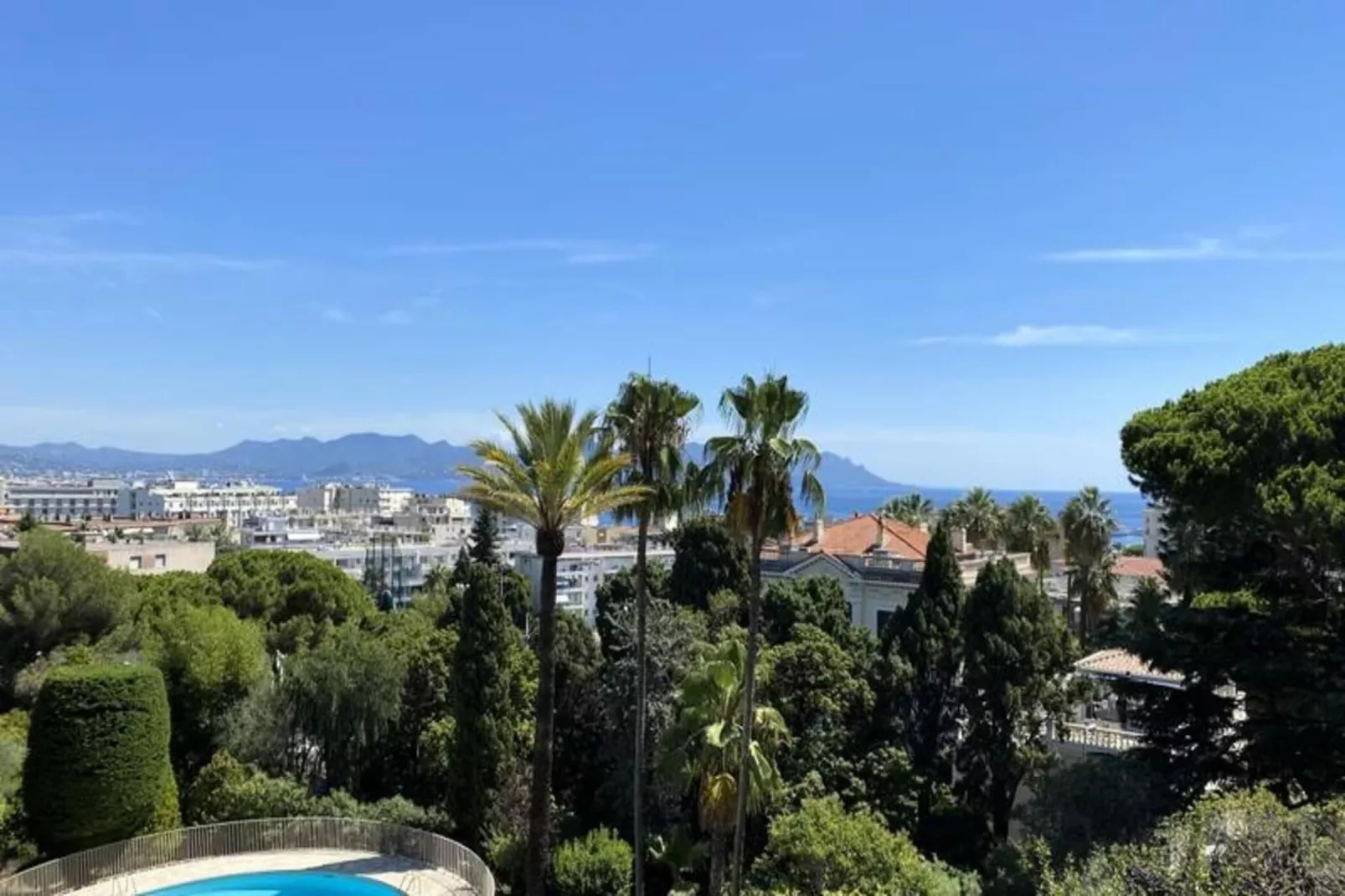 Résidence Appartement D’exception Cannes Centre Vue Mer Piscine ❤live Inparc Bruyere❤-Exterior in summer