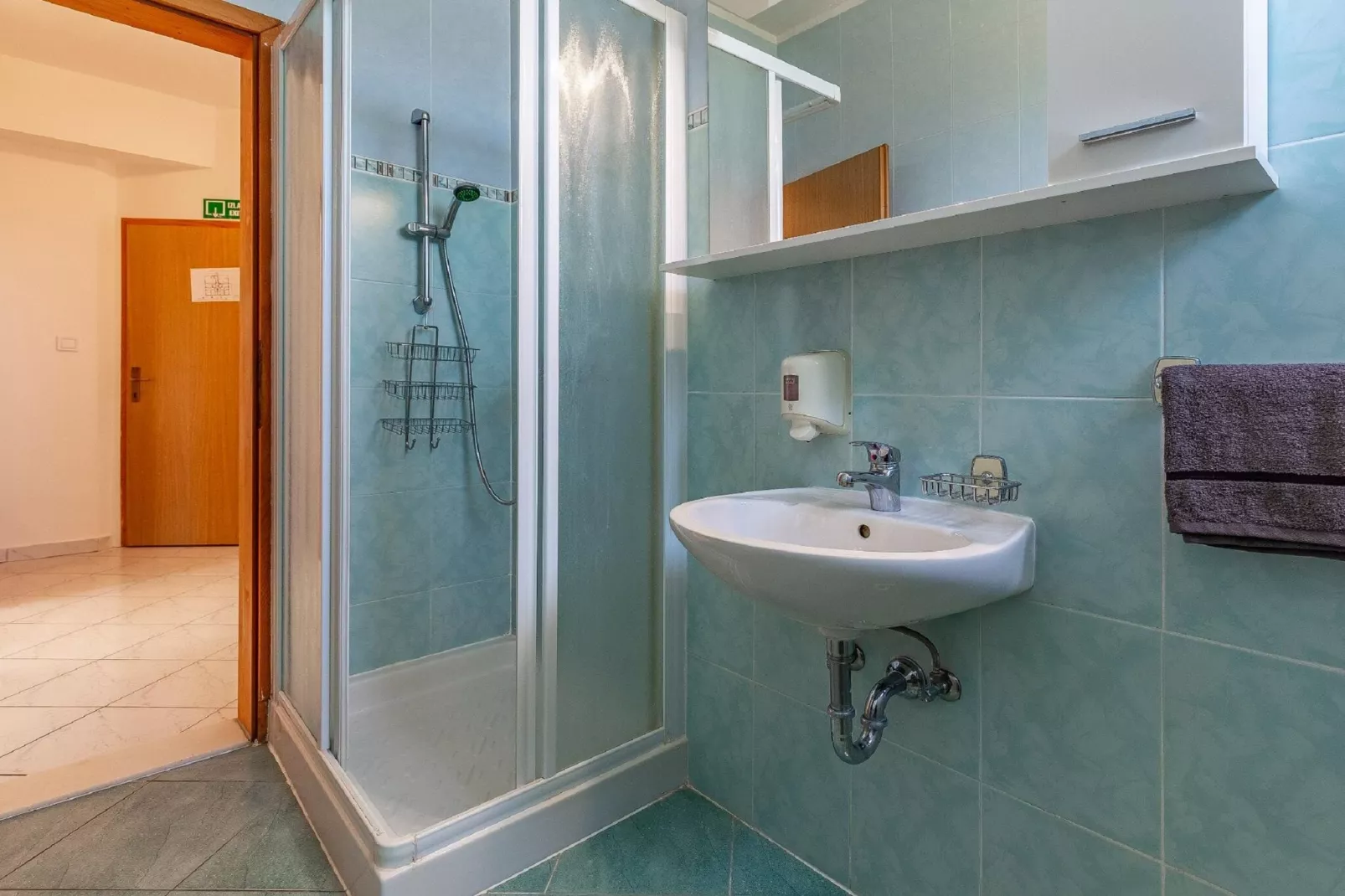 Apartment  6-Bathroom