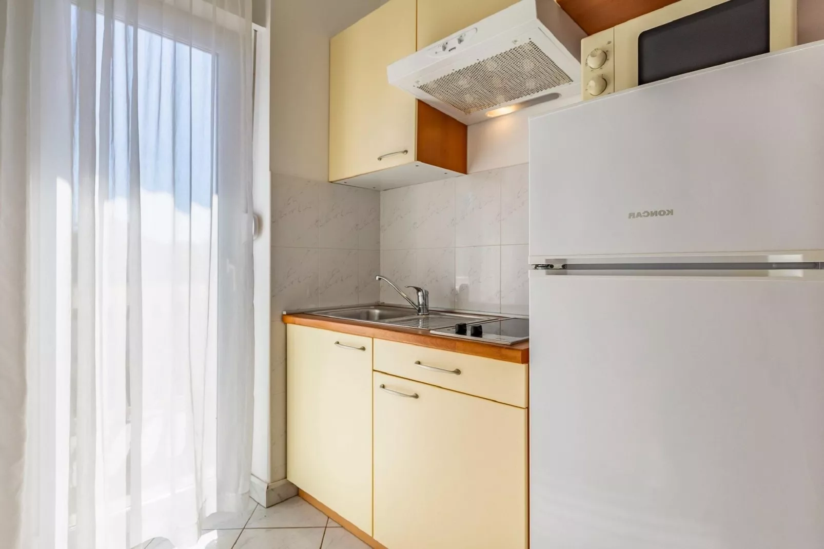 Apartment 7-Kitchen