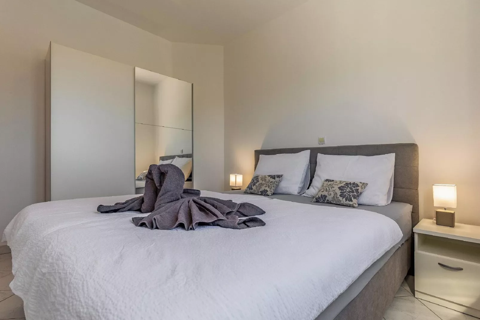 Apartment 7-Bedroom
