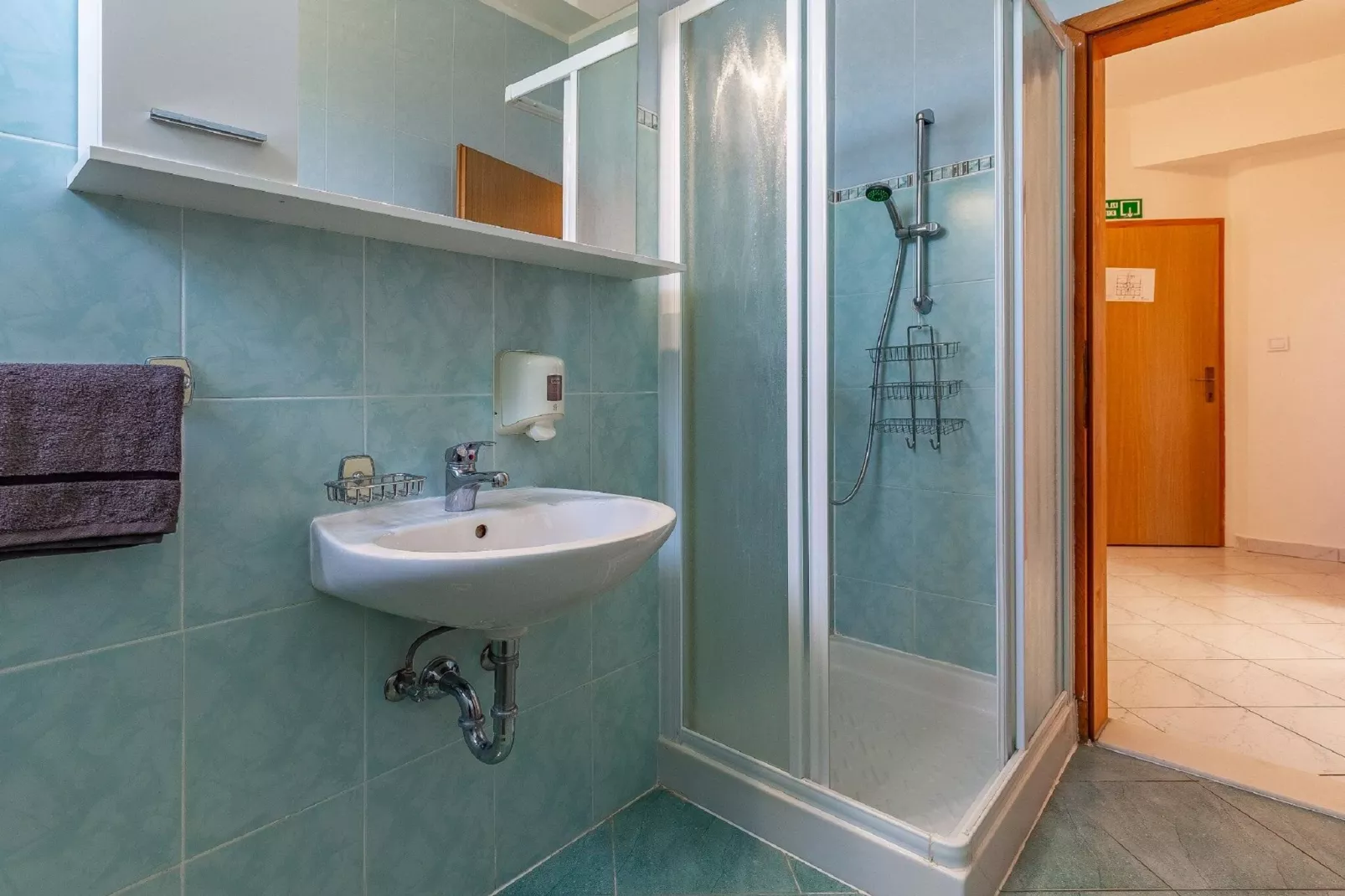 Apartment 7-Bathroom