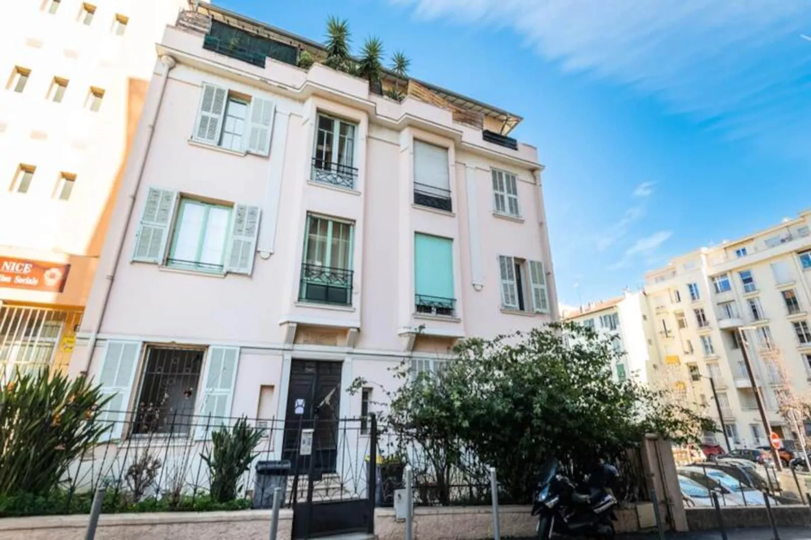 Appartement Moderne - Promenade Des Anglais à Nice-Image-tags.