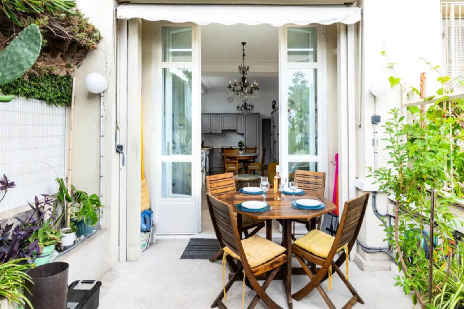 Appartements à Nice-Terrasse/Balkon