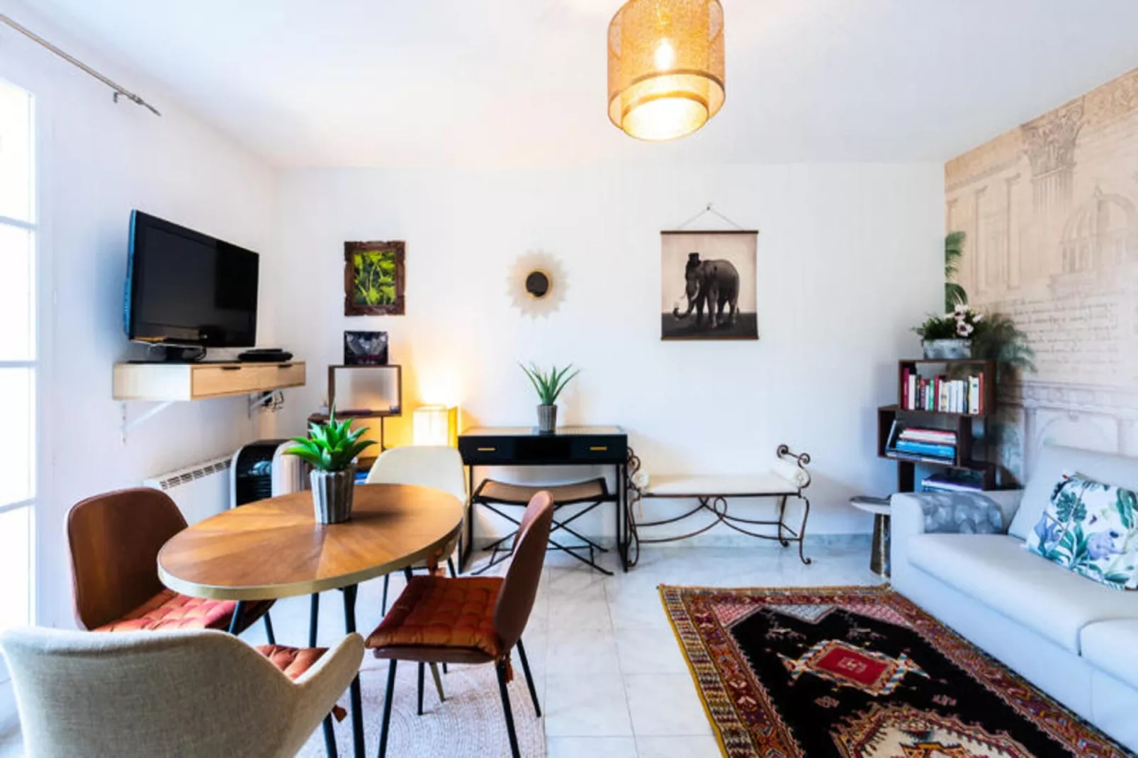 Appartements à Nice-Exterior in summer