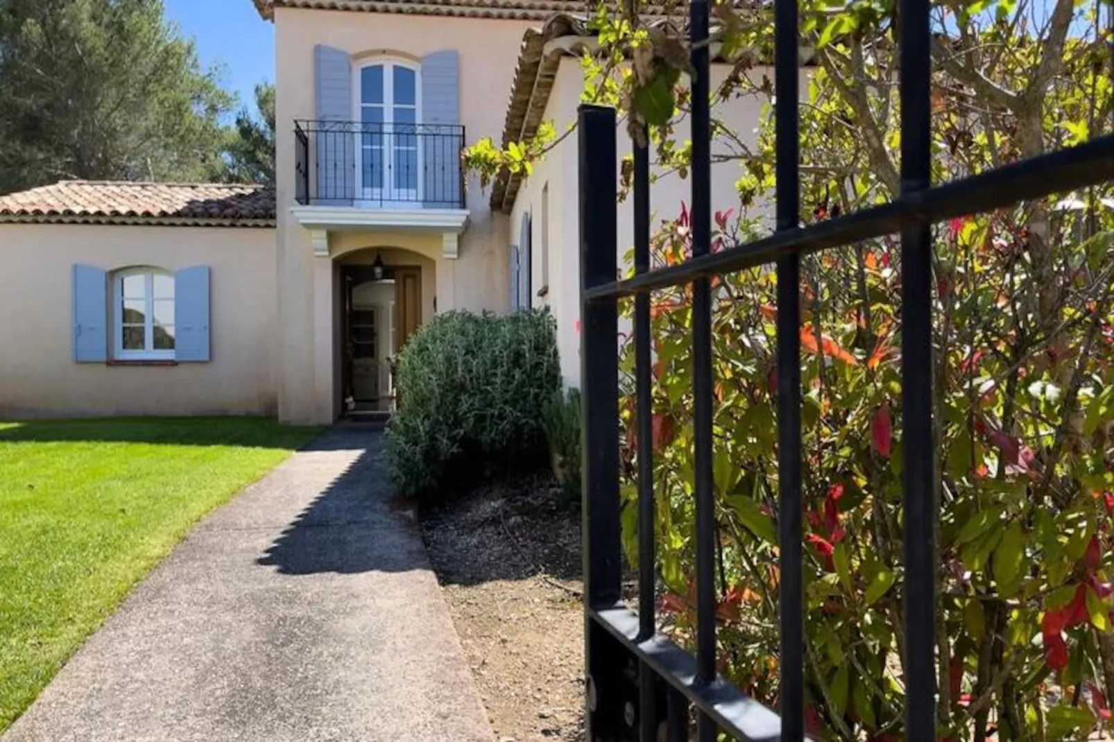 Ma Villa En Provence, Villa De Standing Et Piscine, Domaine De Pont-royal-Image-tags.