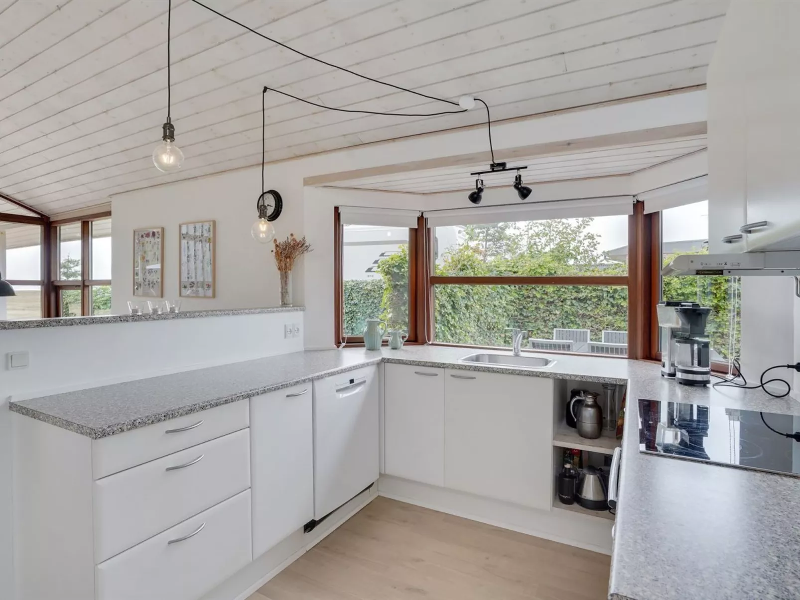 "Cathalina" - 75m from the sea-Inside