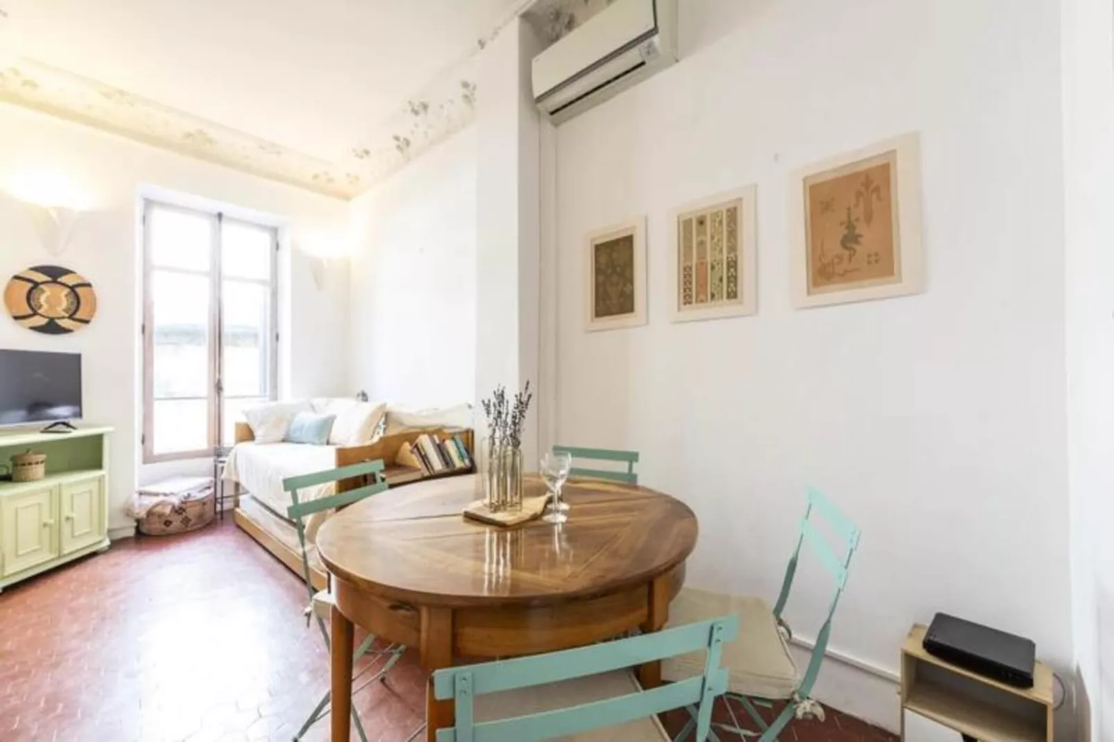 Résidence Bnb Renting Grand Studio Au C&oelig;ur De Cannes, Quartier De La Vieille Ville !-Exterior in summer