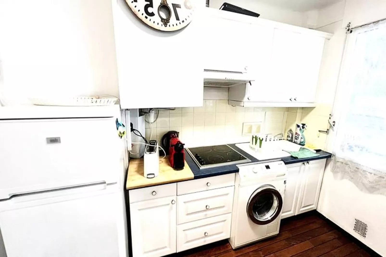 Résidence Studio Climatis&eacute; En Plein Centre Ville De Cannes &agrave; 2 Pas De Rue D'antibes-Ambiance