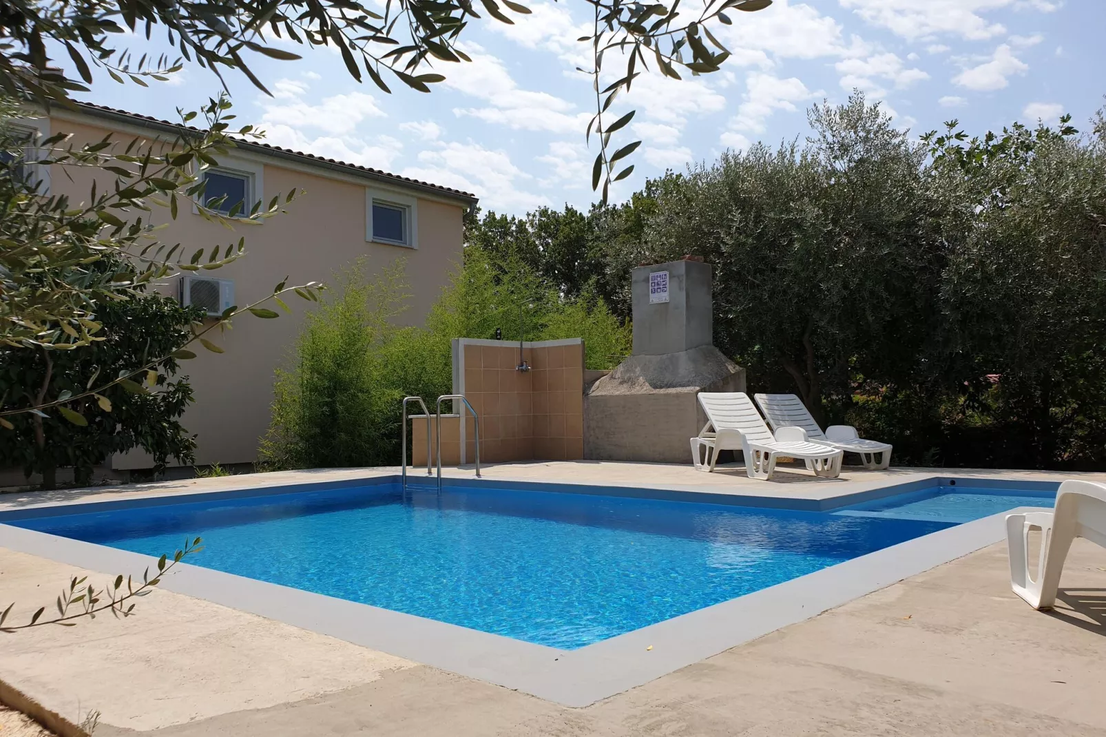 App Musoga 1-Pool
