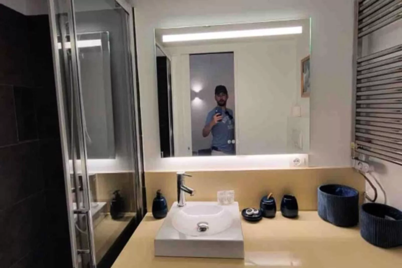 06a4 - Situation Exceptionnelle Au Port De Nice-Salle de bain