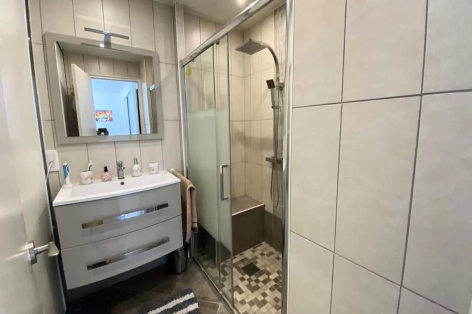 Résidence 2 Pi&egrave;ces Plein Sud &agrave; 300m De La Croisette ☀live In Le Bosquet☀-Badezimmer