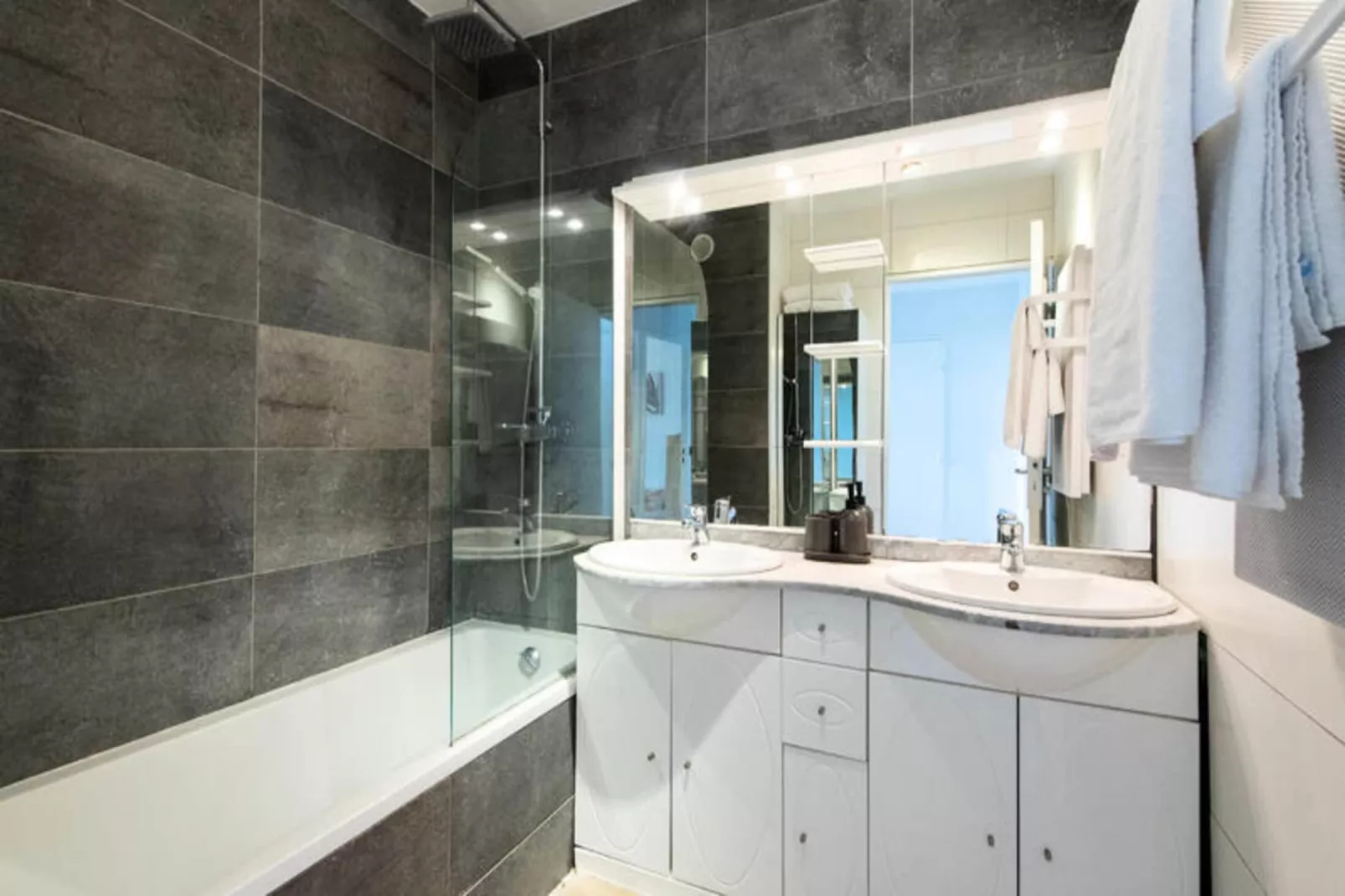 Appartements à Nice-Außenbereich Sommer