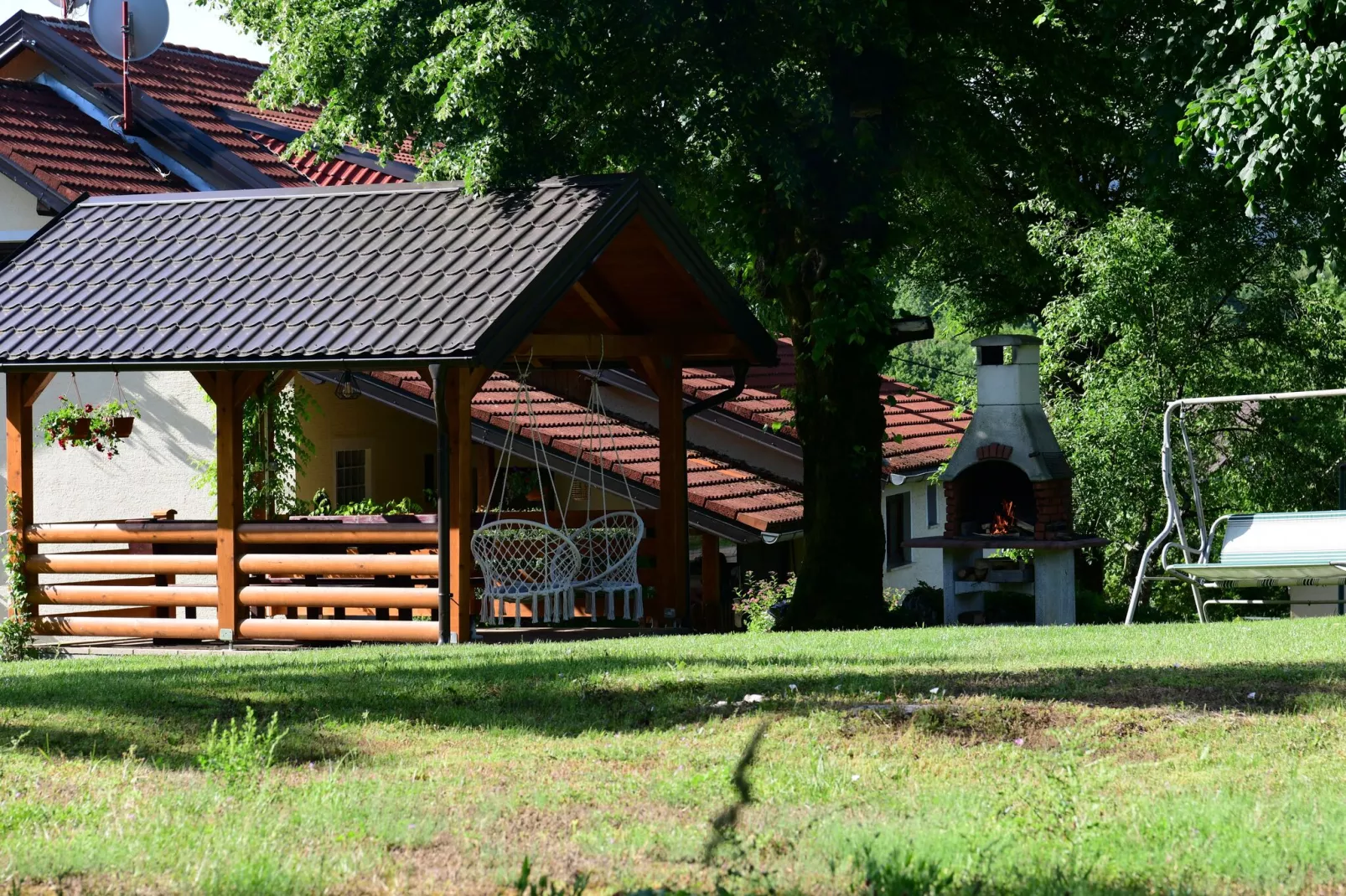 Apartment House Jelena-Gardens summer