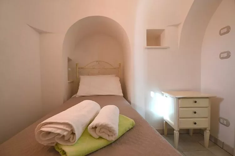 Holiday home Cisternino-Trullo Ulivo Antico-Chambre