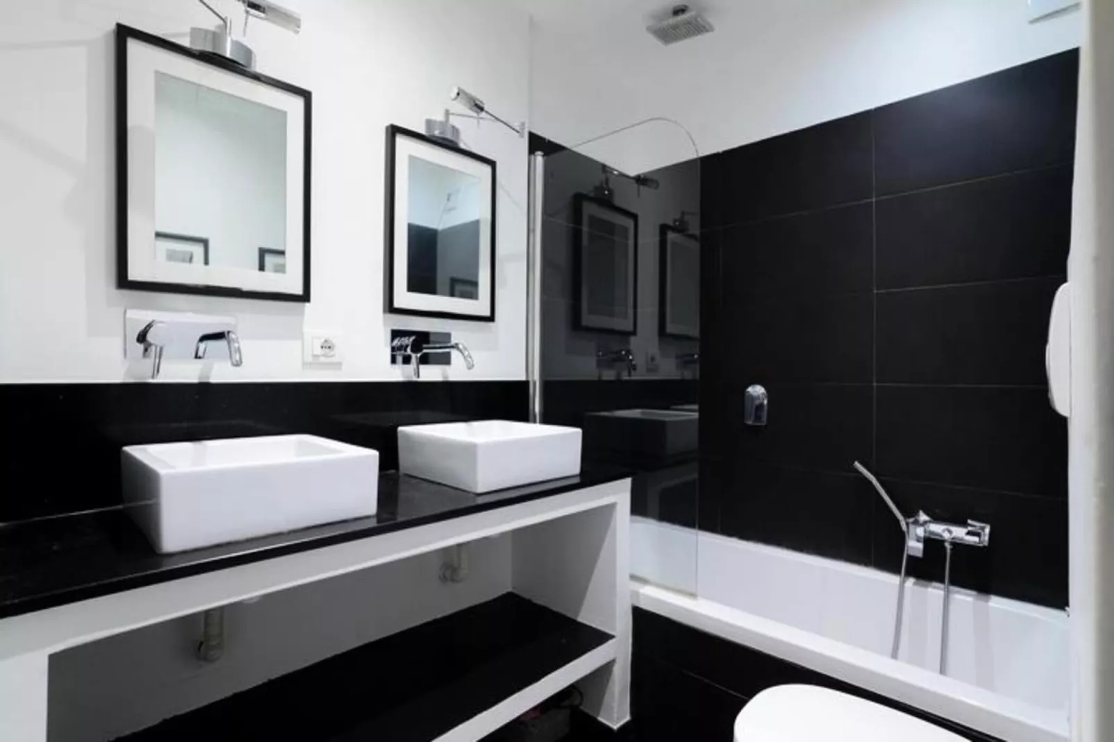 06a4 - Situation Exceptionnelle Au Port De Nice-Salle de bain