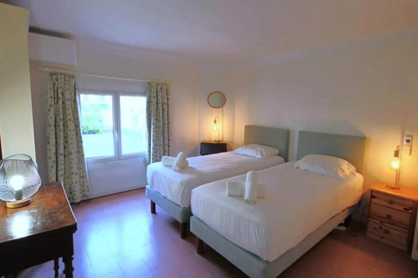 Résidence Appartement 145 M2 Face &agrave; La Mer / Acc&egrave;s Priv&eacute; &agrave; La Mer-Exterior in summer