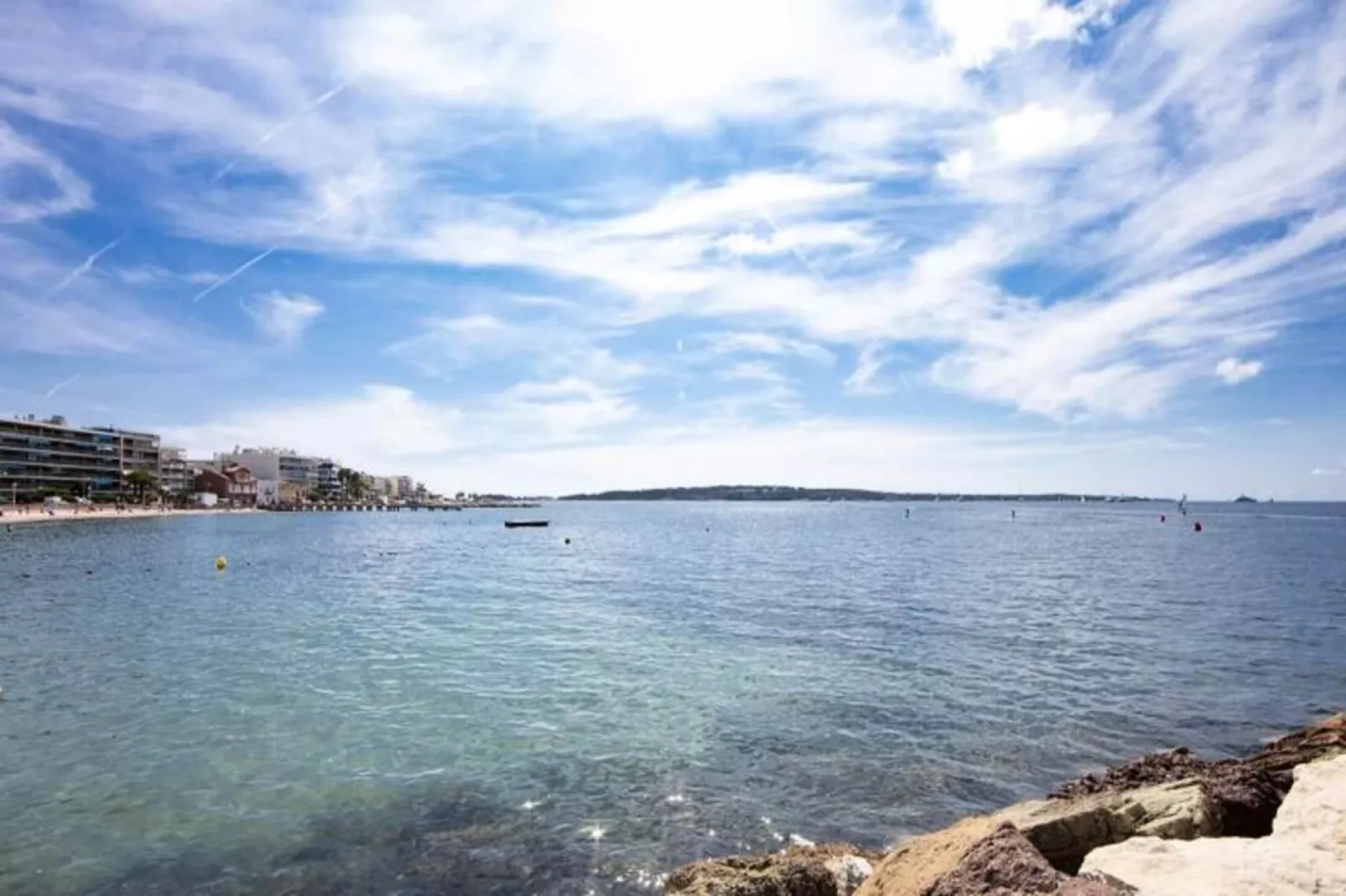 Résidence Appartement &eacute;quip&eacute; 70 M&sup2; Face &agrave; La Mer Dernier &eacute;tage Avec Magnifique Vue Me-Exterior in summer