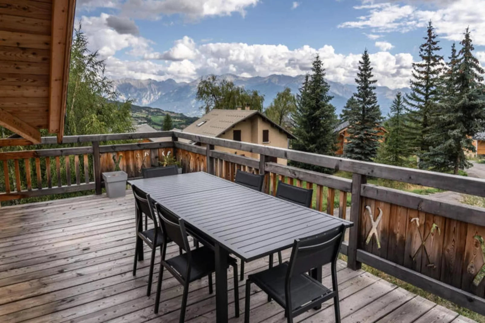 Résidence Pramouton-Vue d'été