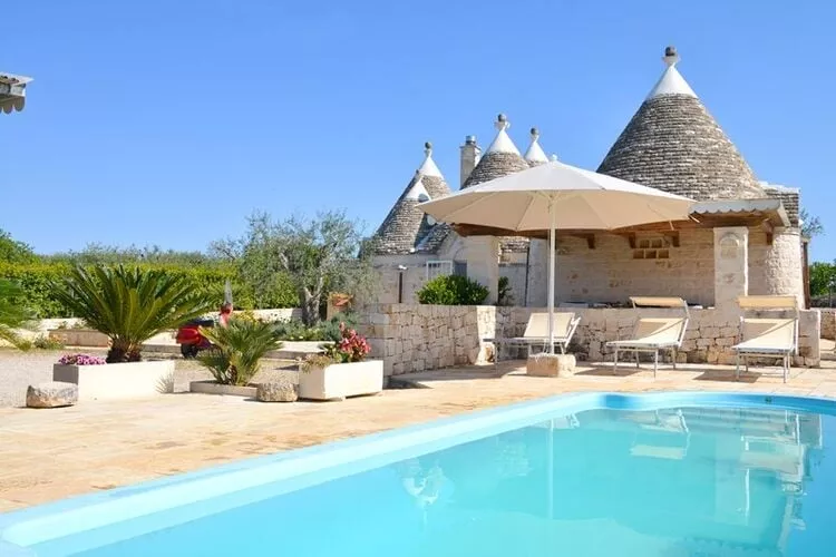 Holiday home Cisternino-Trullo Ulivo Antico-Piscine