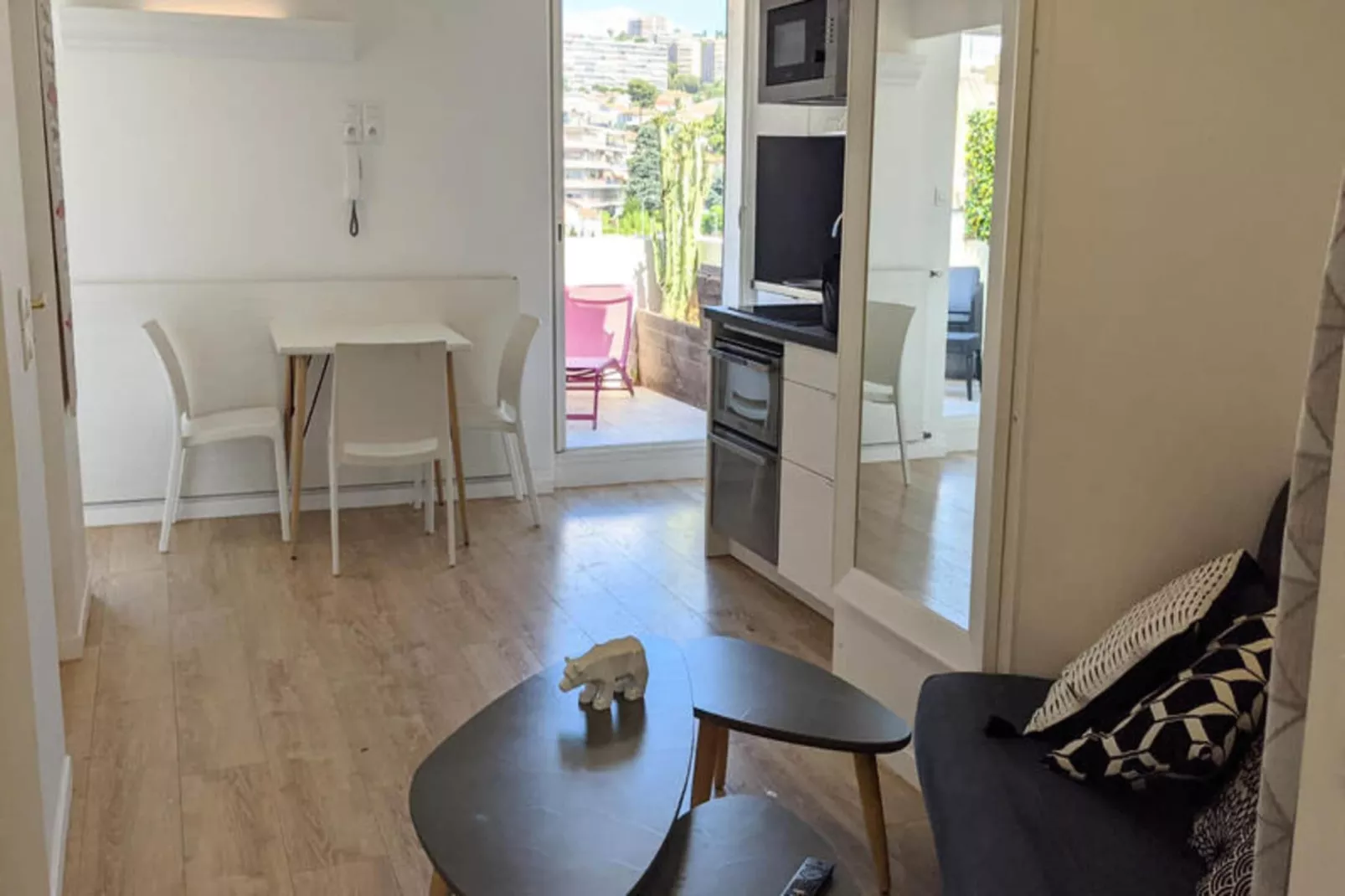 Appartements à Nice-Außenbereich Sommer