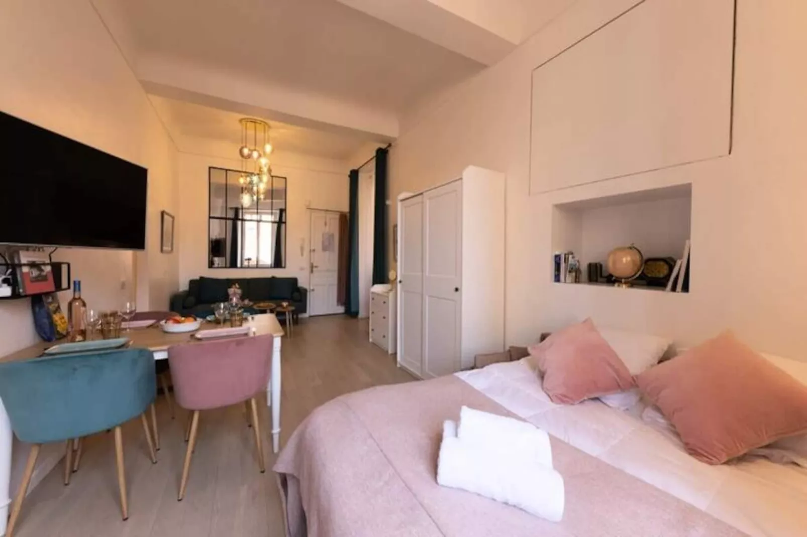 06a3 - Bel Appartement Au Cœur Du Vieux Nice-Image-tags.