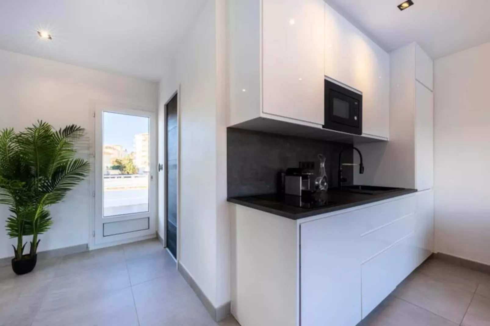 06az - Appartement Avec Terrasse 10min Du Palais-Image-tags.