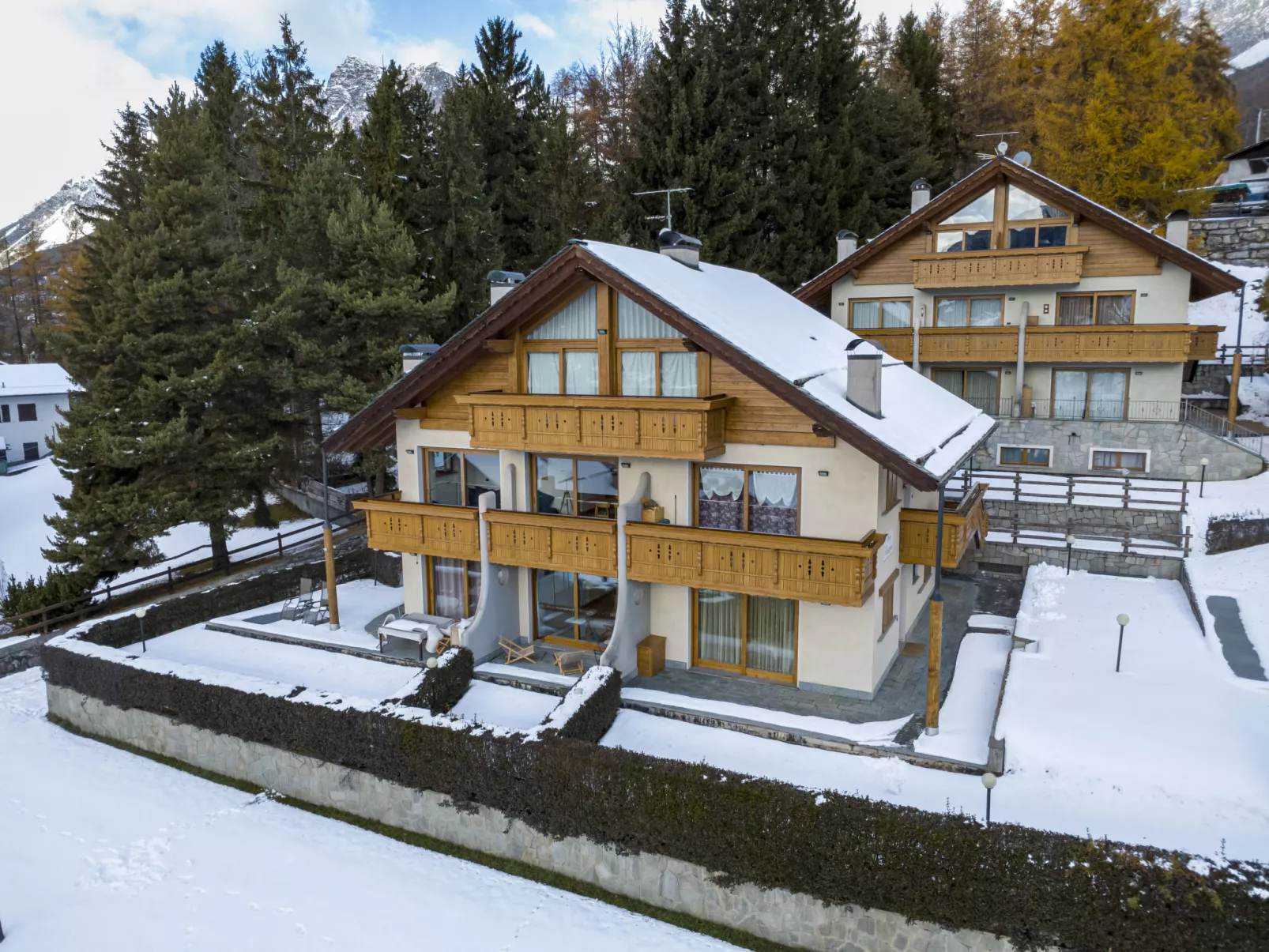 Baita Bucaneve-Outside