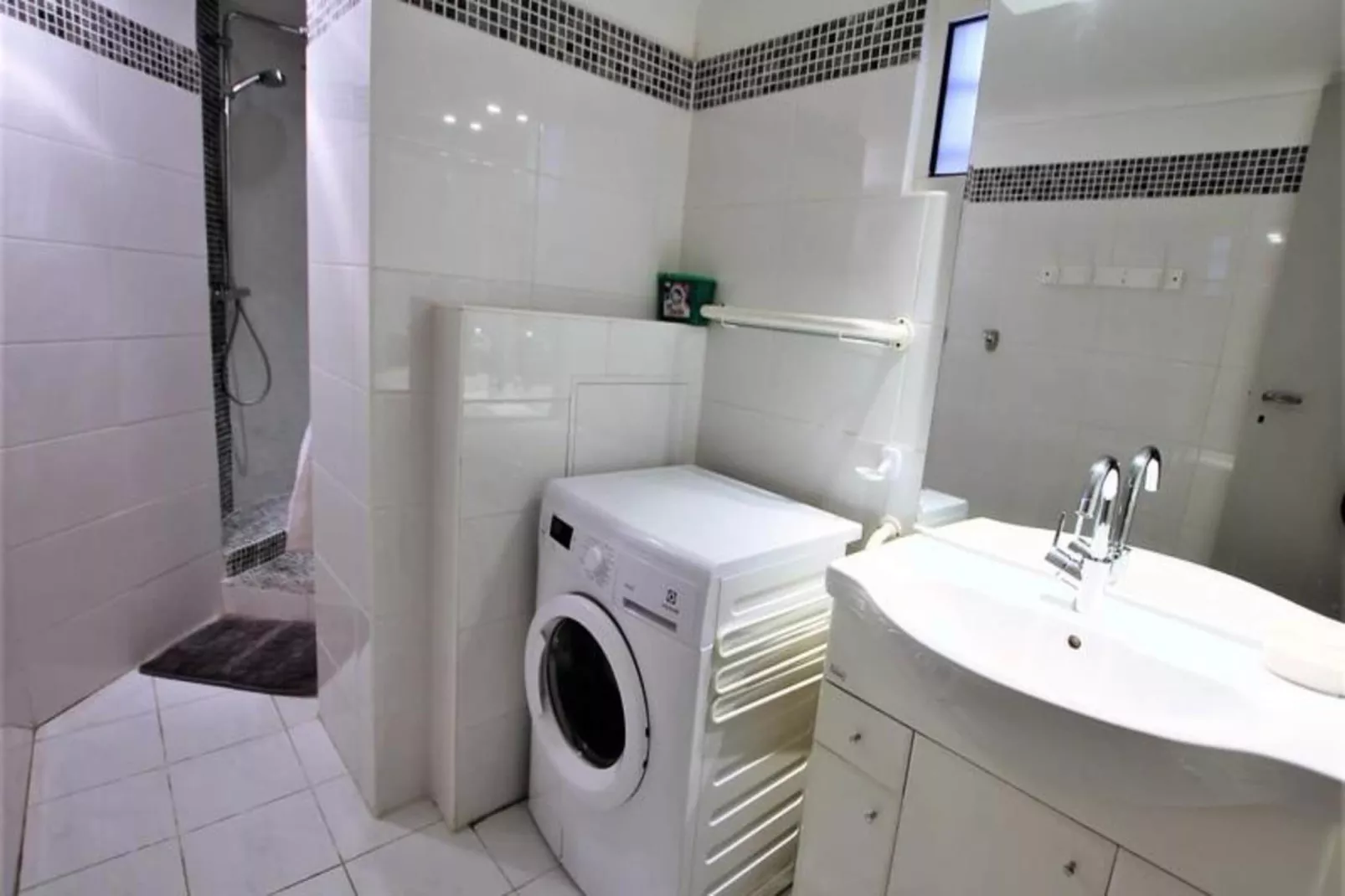 Résidence Appartement 145 M2 Face &agrave; La Mer / Acc&egrave;s Priv&eacute; &agrave; La Mer-Exterior in summer