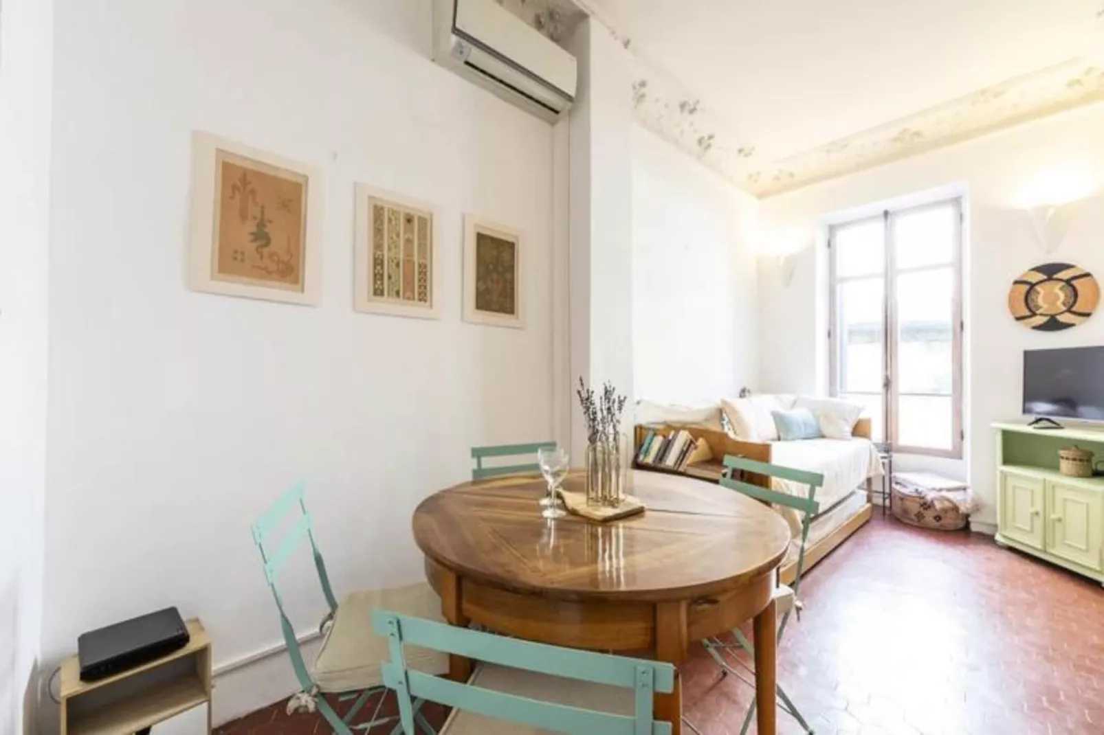 Résidence Bnb Renting Grand Studio Au C&oelig;ur De Cannes, Quartier De La Vieille Ville !-Exterior in summer