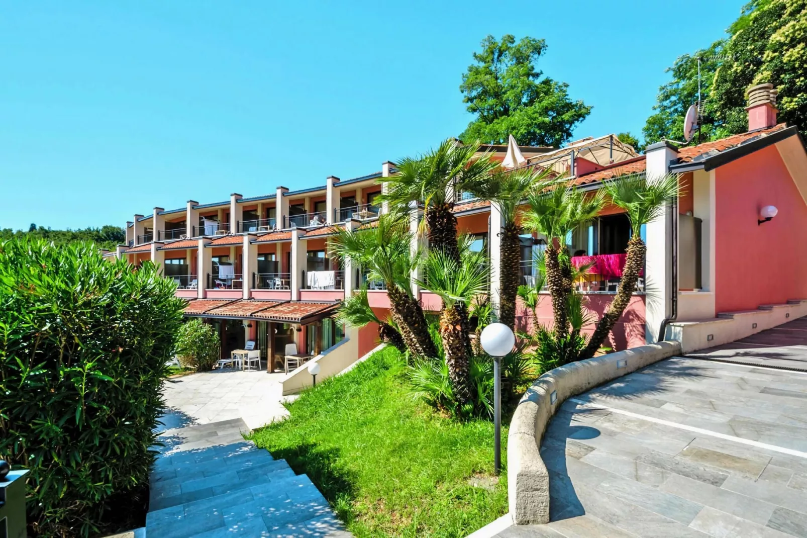 Residence Belvedere, Manerba-bilo-Exterior summer