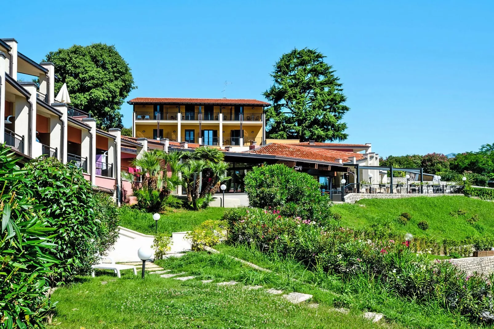 Residence Belvedere, Manerba-bilo-Exterior summer
