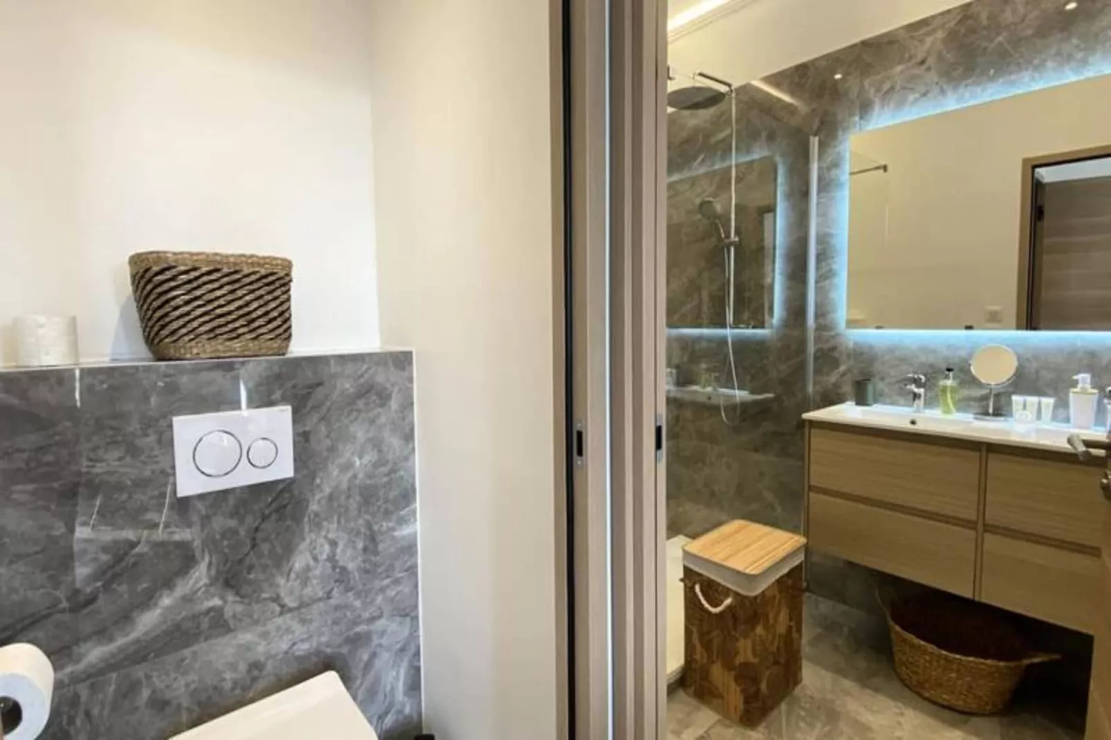 06cj : Bel Appartement Au Coeur De Cannes-Extérieur été