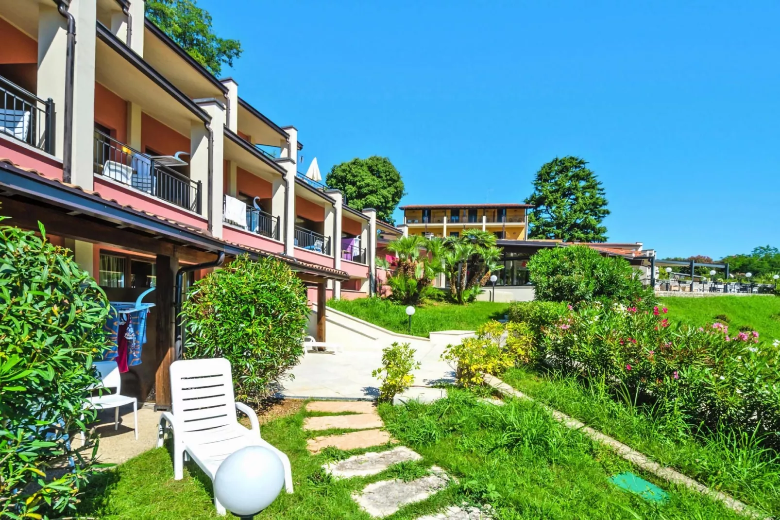 Residence Belvedere, Manerba-bilo-Gardens summer