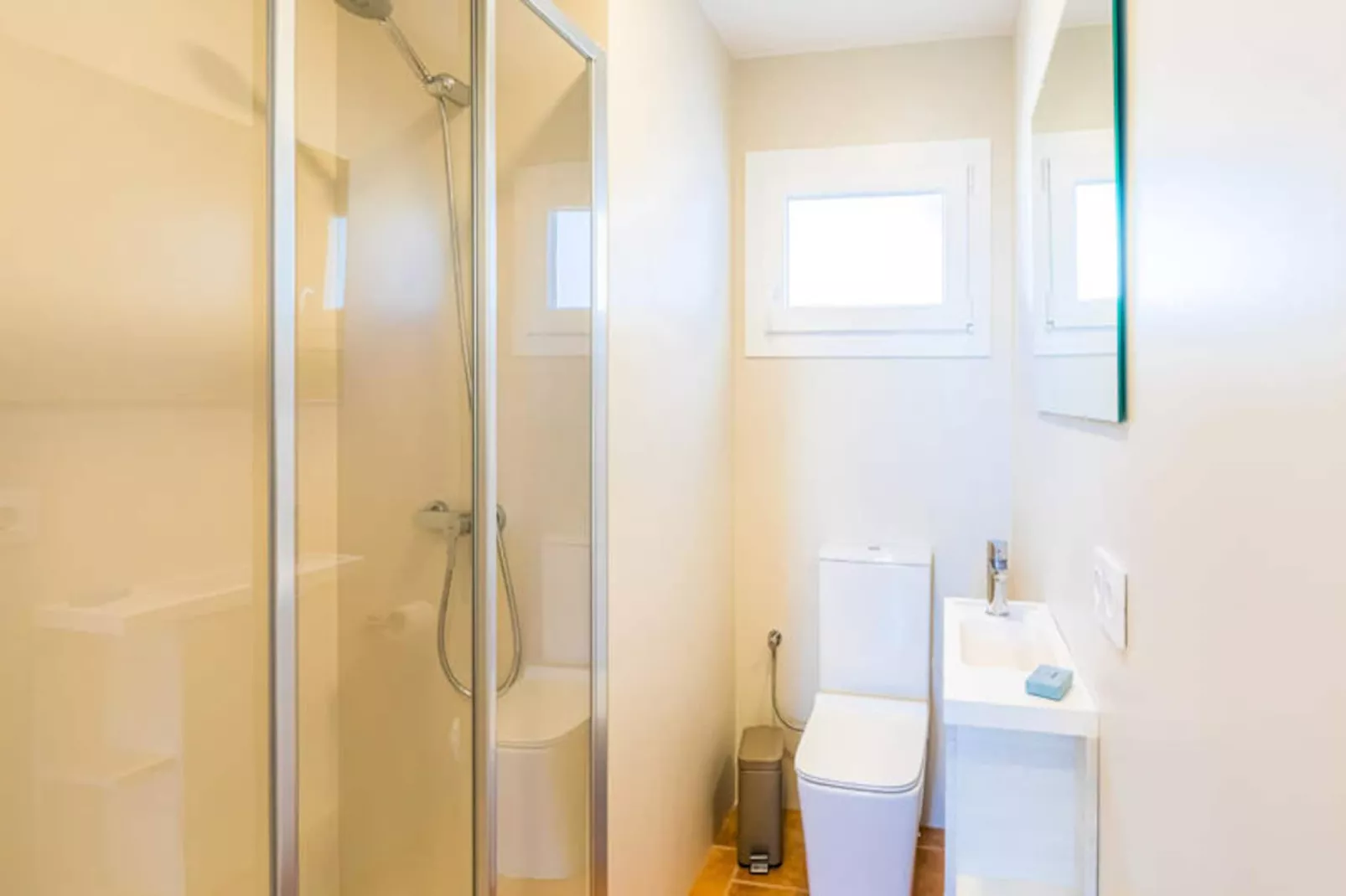 Maison à Son Bou-Image-tags.