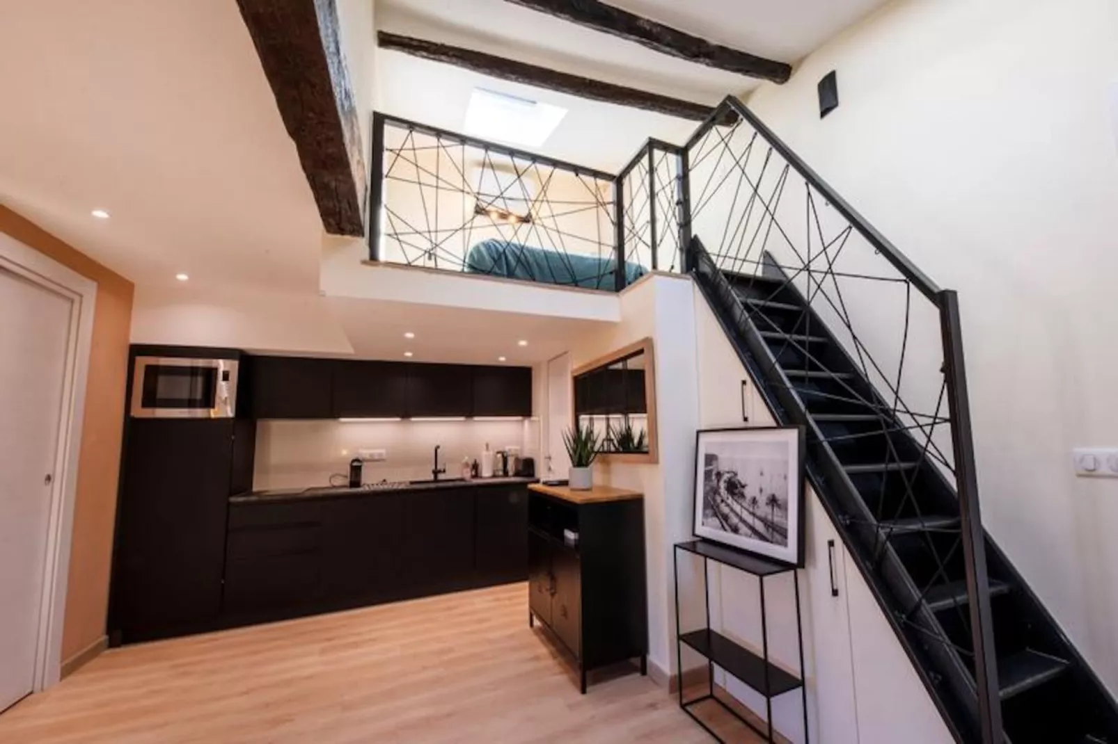 06a2 - Cœur Du Vieux Nice: Bel Appartement Rénové-Image-tags.