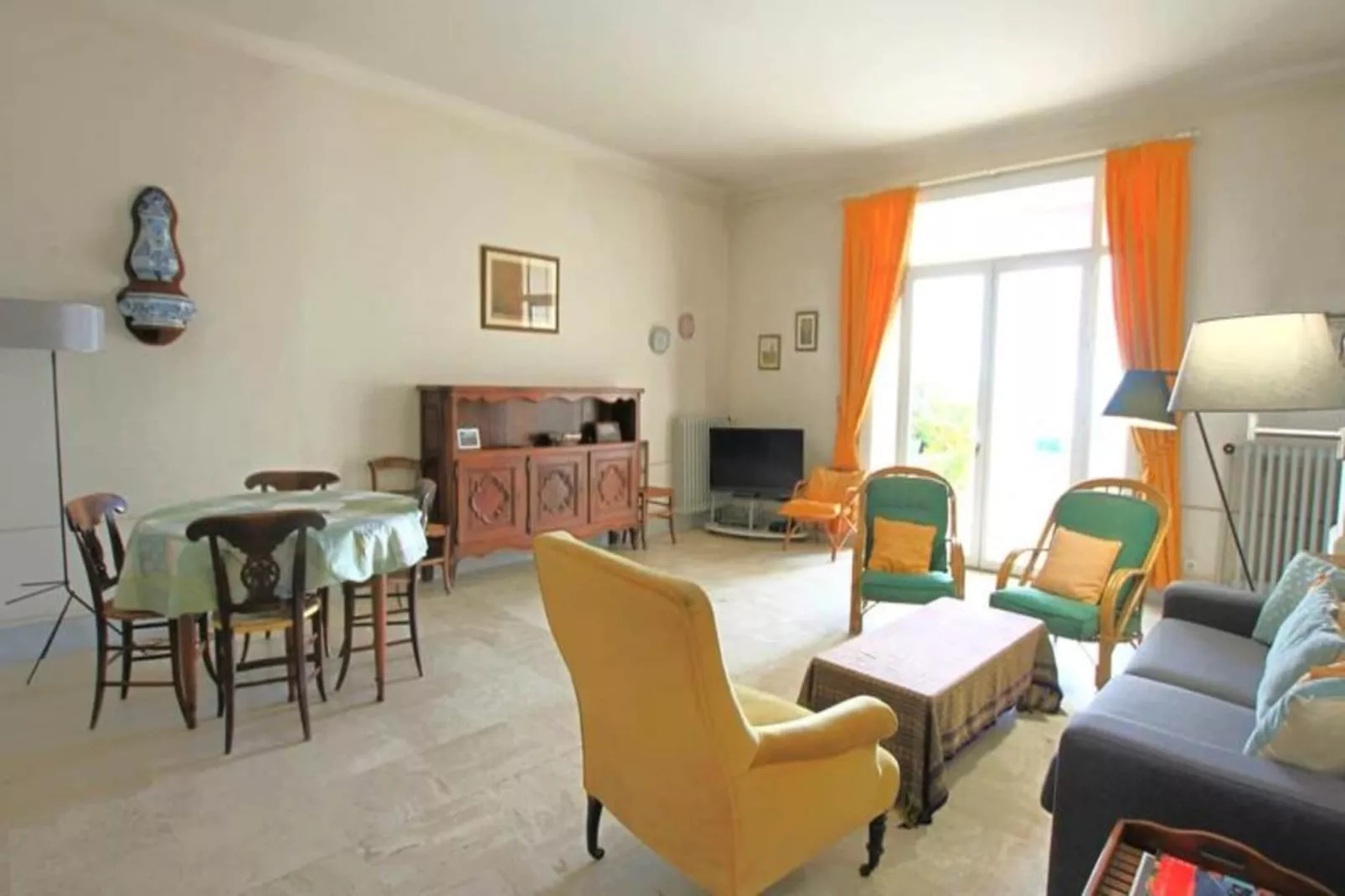 Résidence Appartement 145 M2 Face &agrave; La Mer / Acc&egrave;s Priv&eacute; &agrave; La Mer-Exterior in summer