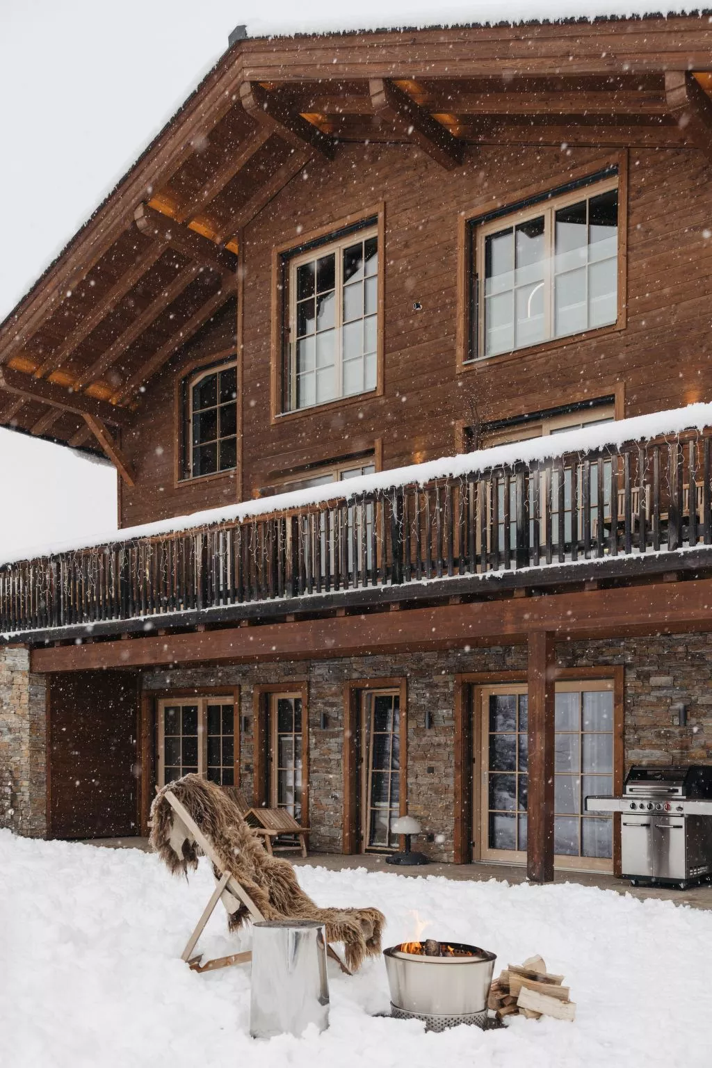 Royal Mountain Lodge-Outside