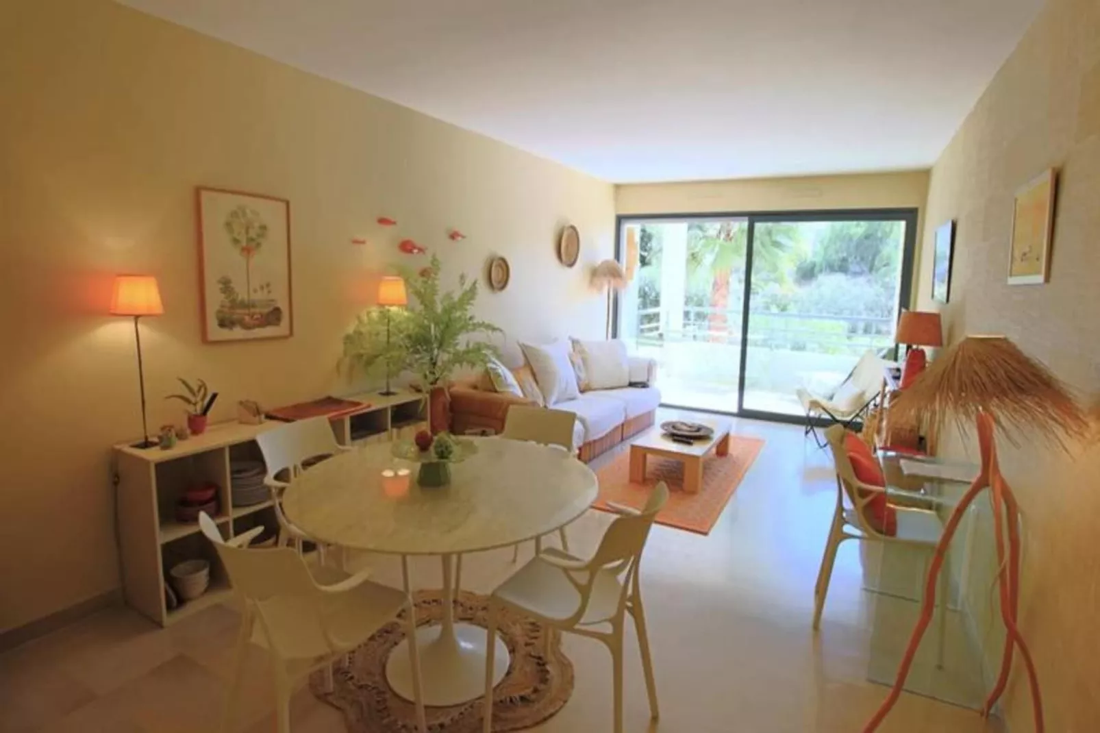 Résidence Appartement Rénové Avec 2 Chambres & Salle De Bain à La Décoration Raffinée-Salle de loisirs