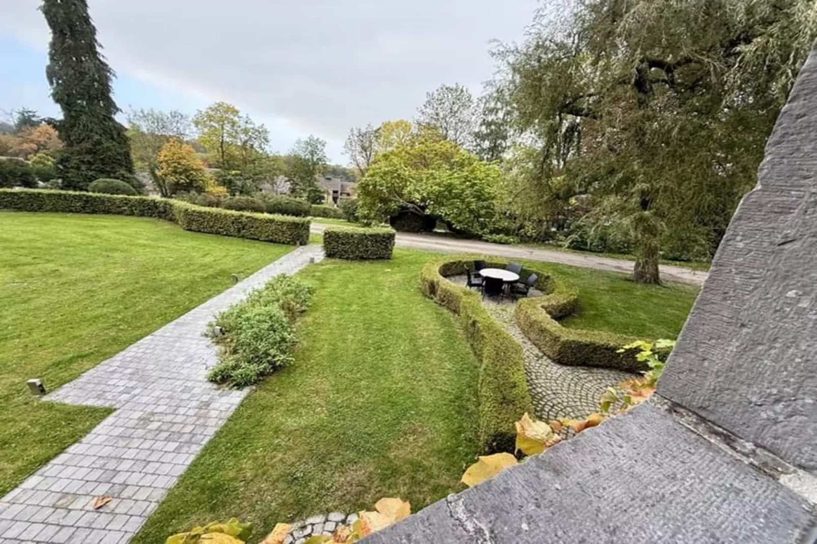 MANOIR-Aussicht Sommer