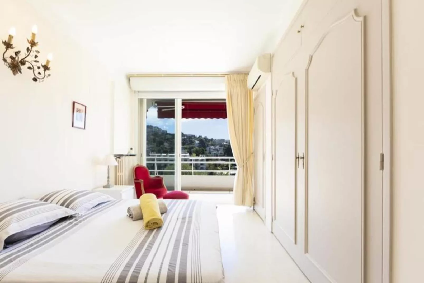 Résidence Appartement Enti&egrave;rement &eacute;quip&eacute; De 105 M2 Avec Vue Mer Et Collines-Extérieur été