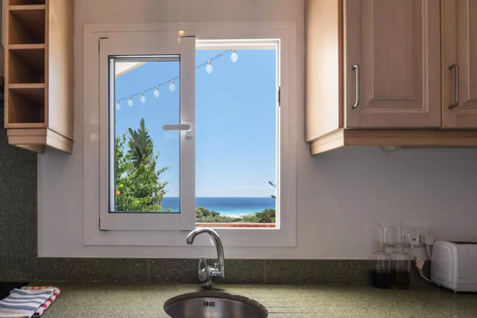 Maison à Son Bou-Image-tags.