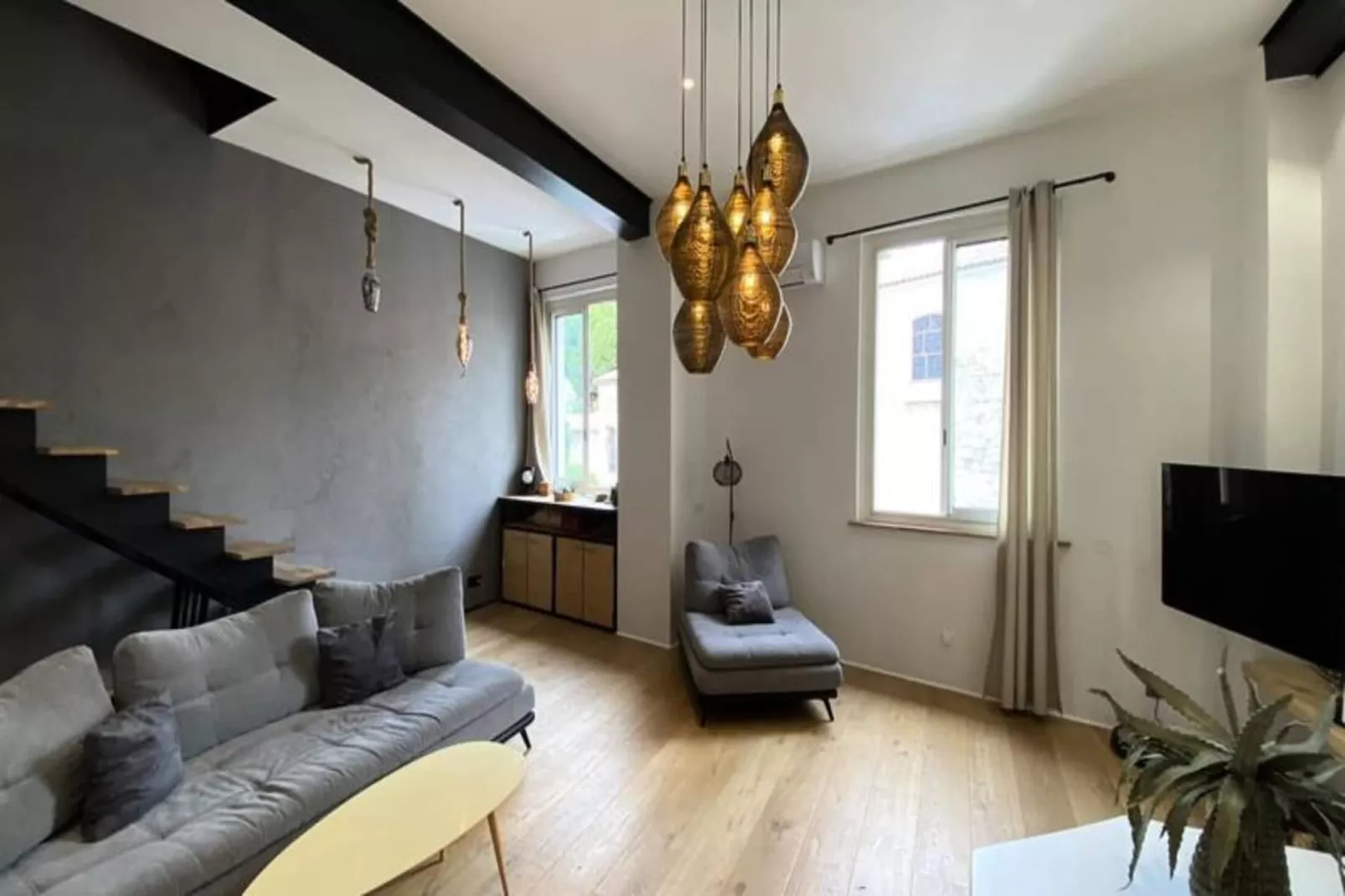 06bx : Superbe Loft - 100m2 - 6 Personnes-Exterior in summer