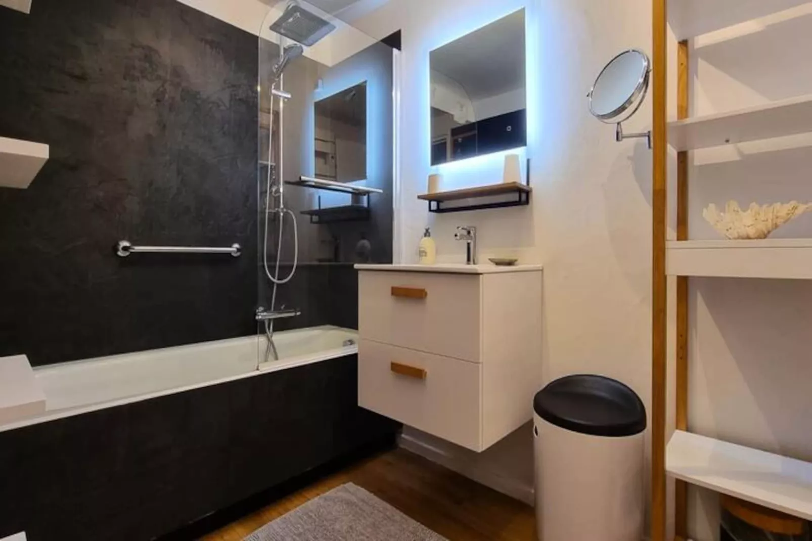 Appartement Dolce 3 Chambres 5 Pers/10min De Cannes-Image-tags.