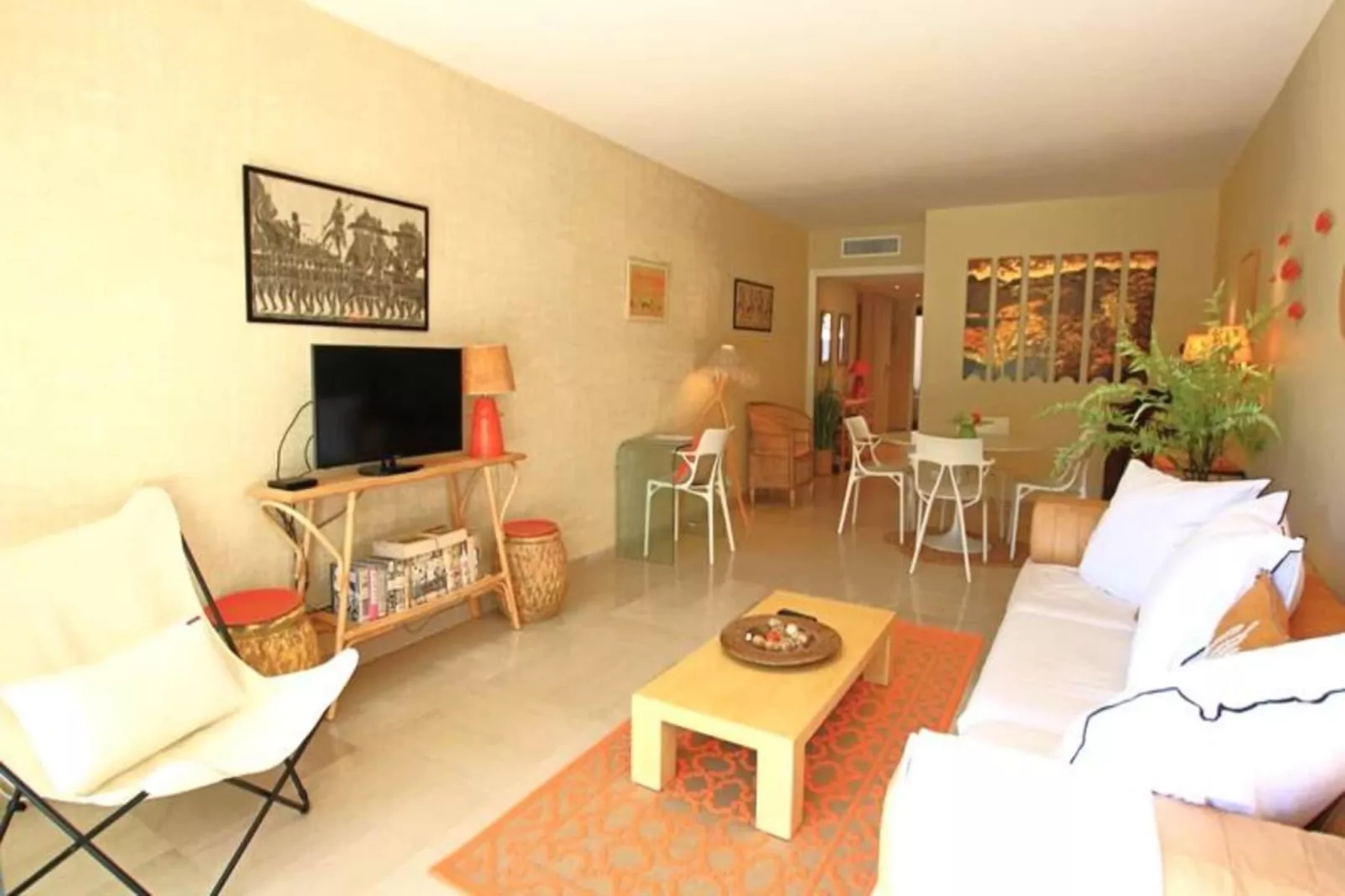 Résidence Appartement Rénové Avec 2 Chambres & Salle De Bain à La Décoration Raffinée-Salle de loisirs