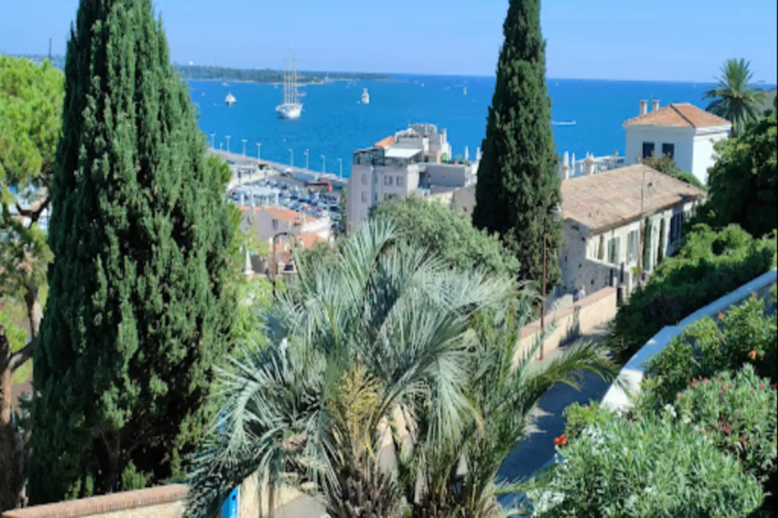 Résidence Appartement Climatis&eacute; 5 Voyageurs De 80 M2, Centre Ville Et Croisette-Area within 5km in winter