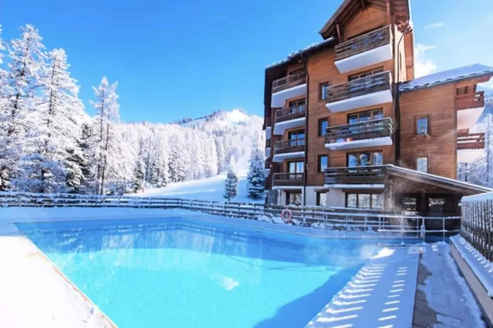 Résidence L'albane - Außenbereich Sommer