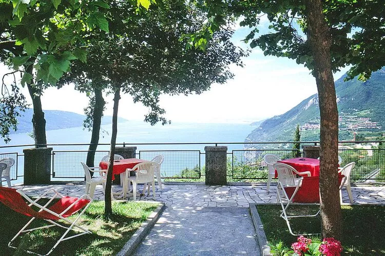 Residence La Rotonda, Tignale-trilo B6-Terrace