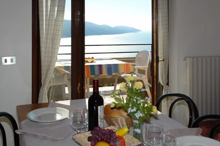 Residence La Rotonda, Tignale-trilo B6-Dining room